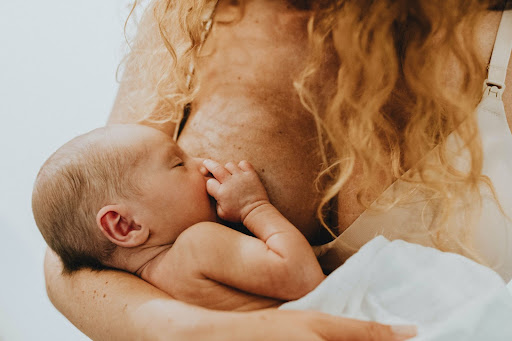 How to Overcome the Top 5 Breastfeeding Challenges & Feed Your Baby with Ease