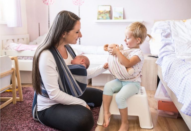 6 Creative Ways to be Hands-free with a Newborn